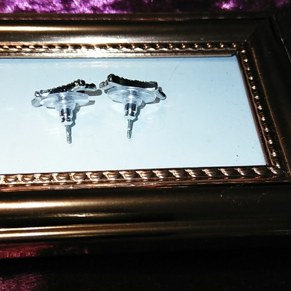 👁️NEW CHIC CRYSTAL💎👁️"LINER&LASHES"STUD EARRING - Picture 6 of 8